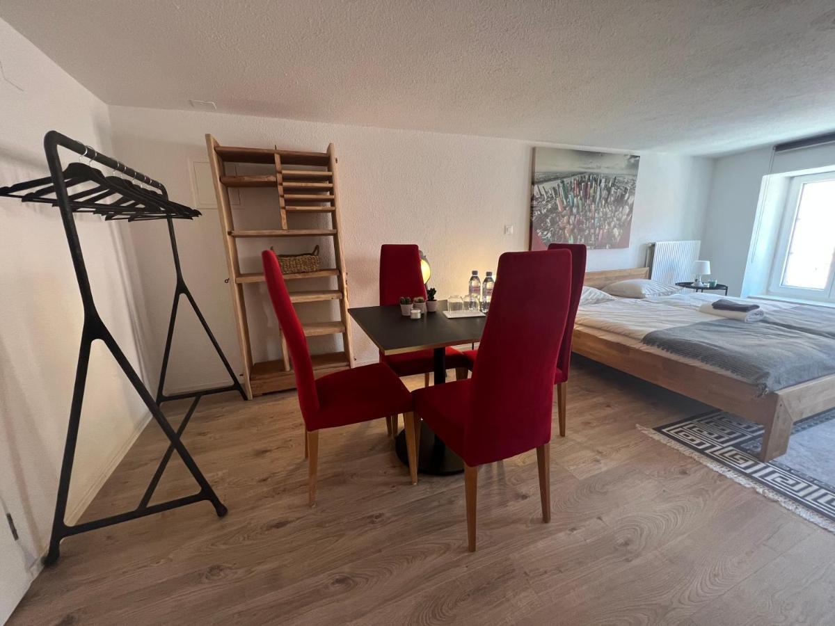 Appartement En Vieille Ville De Поррантрюи Экстерьер фото